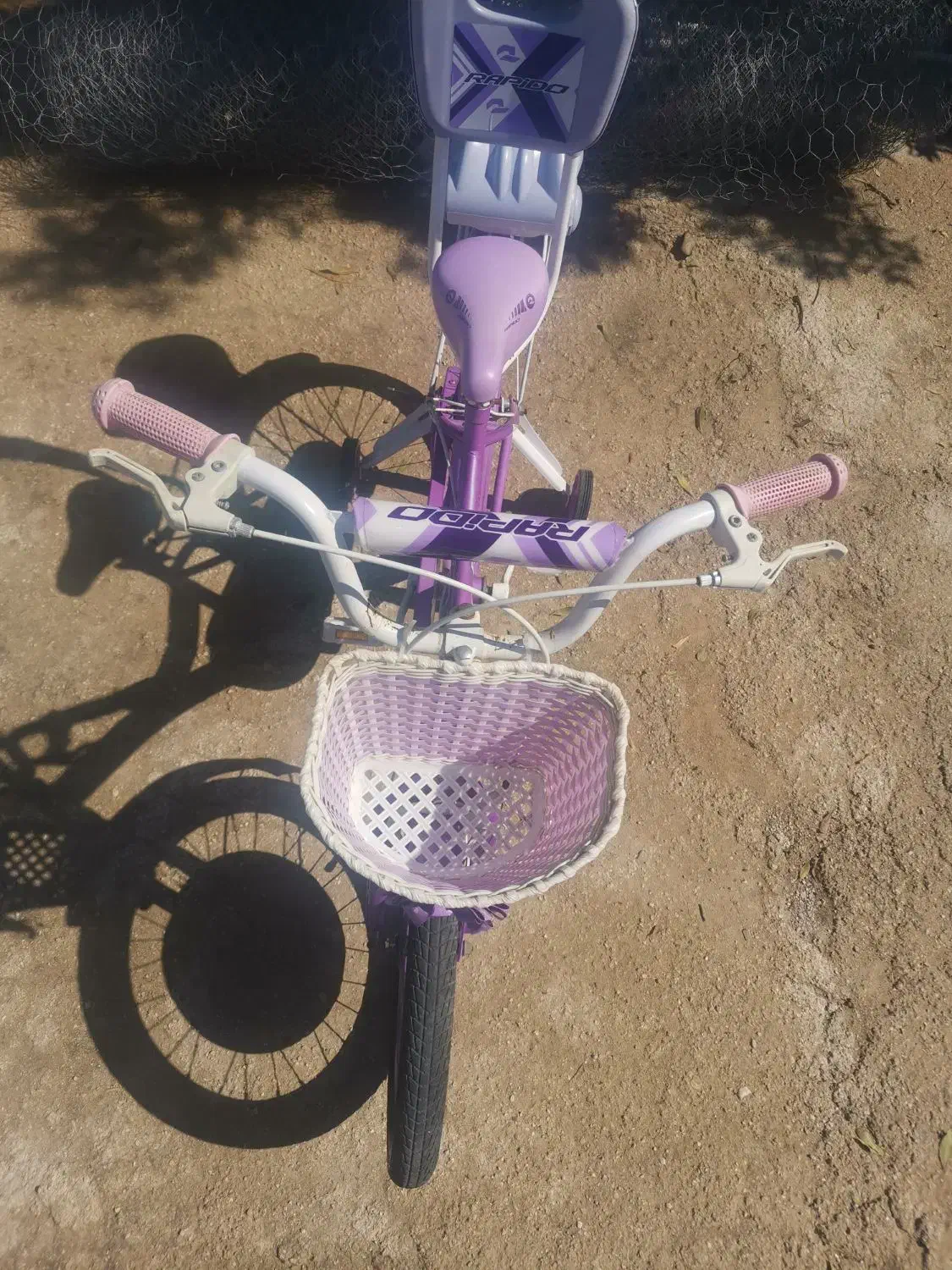 دوچرخه دخترانه تمیز و سالم|دوچرخه، اسکیت، اسکوتر|قم, قلعه کامکار|دیوار