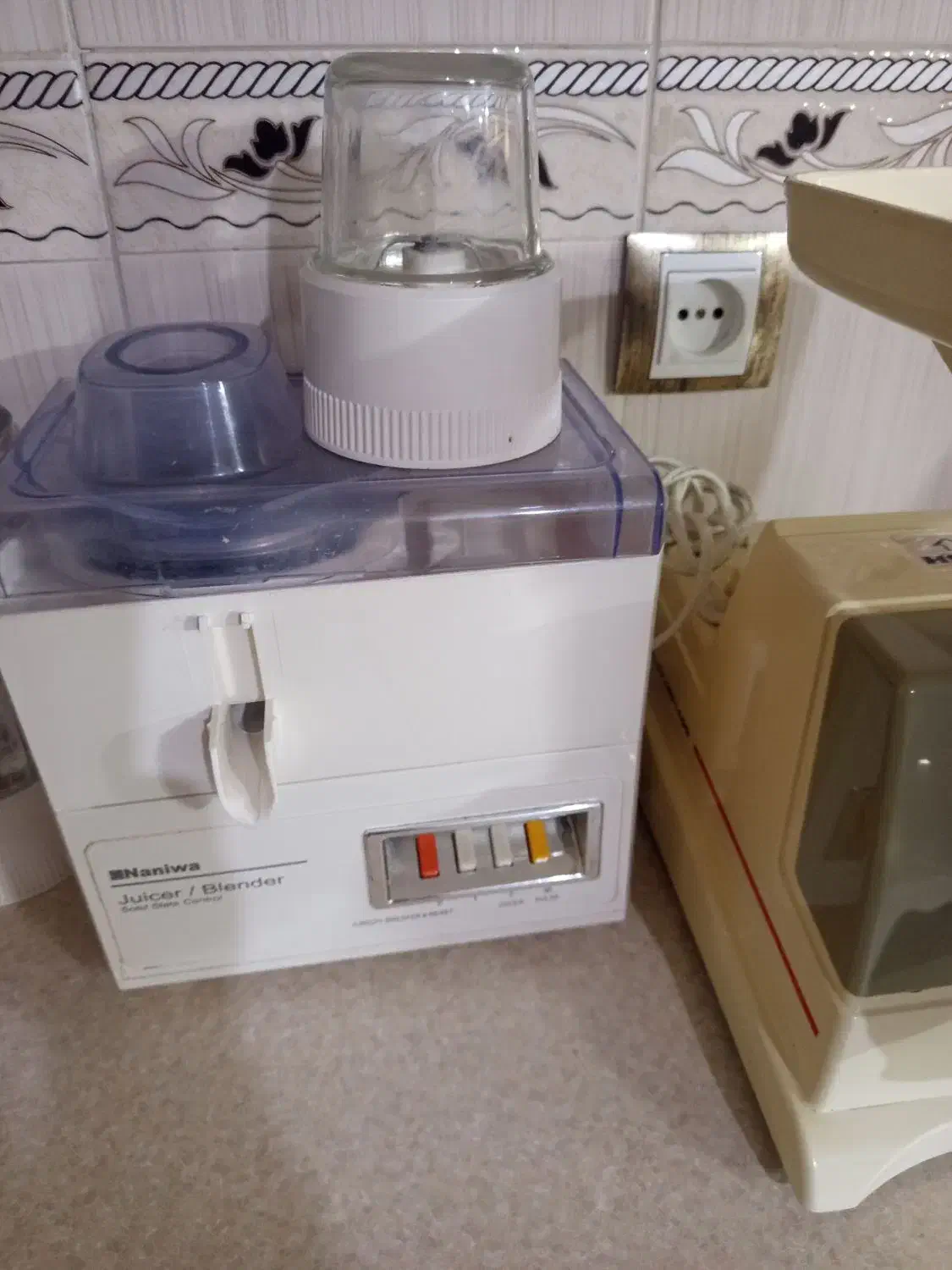 آبمیوه گیری نانیوا|آبمیوه‌گیر و آب‌مرکبات‌گیر|سراب, |دیوار