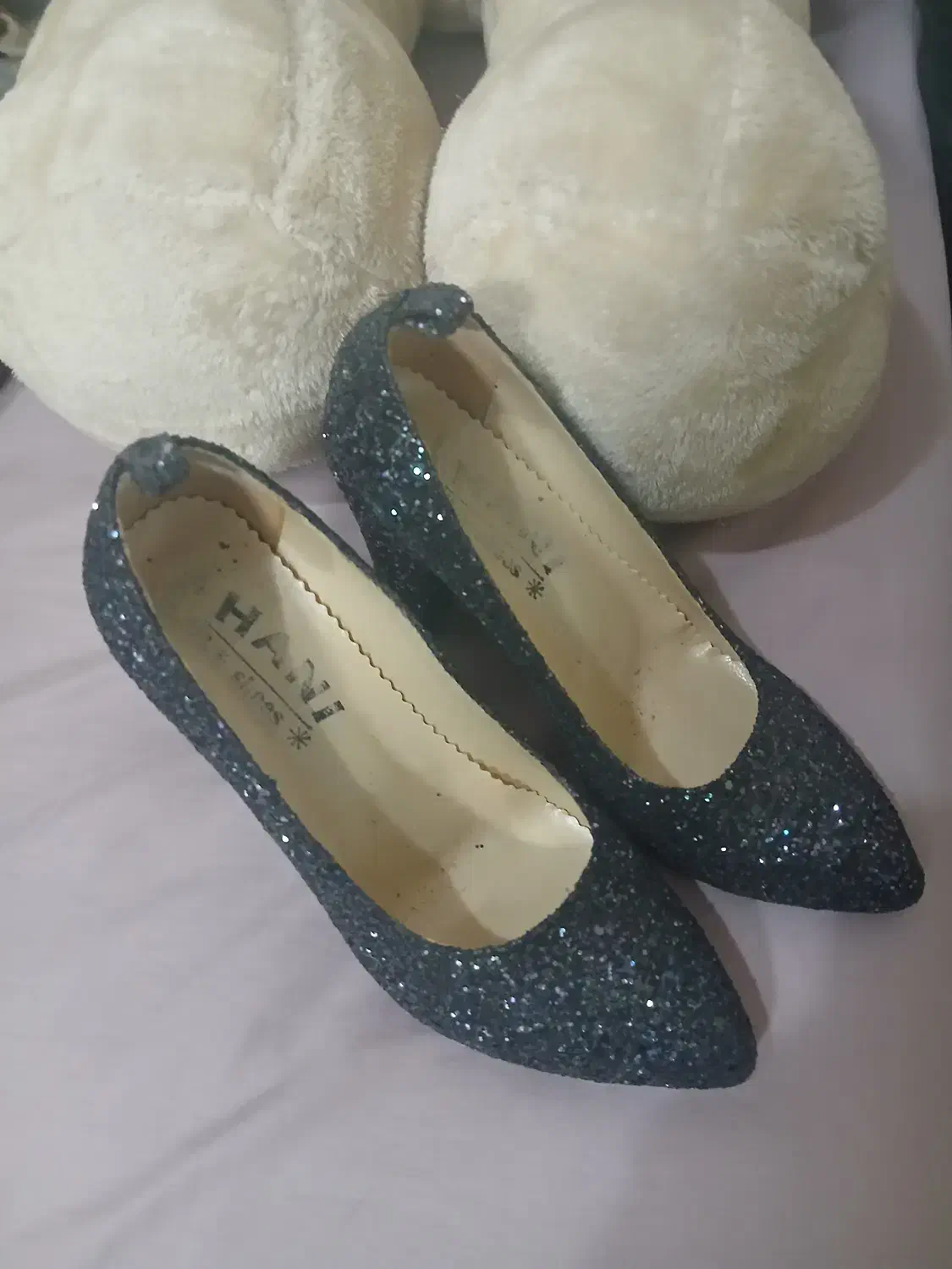 کفش|کیف، کفش، کمربند|مشهد, دانشجو|دیوار