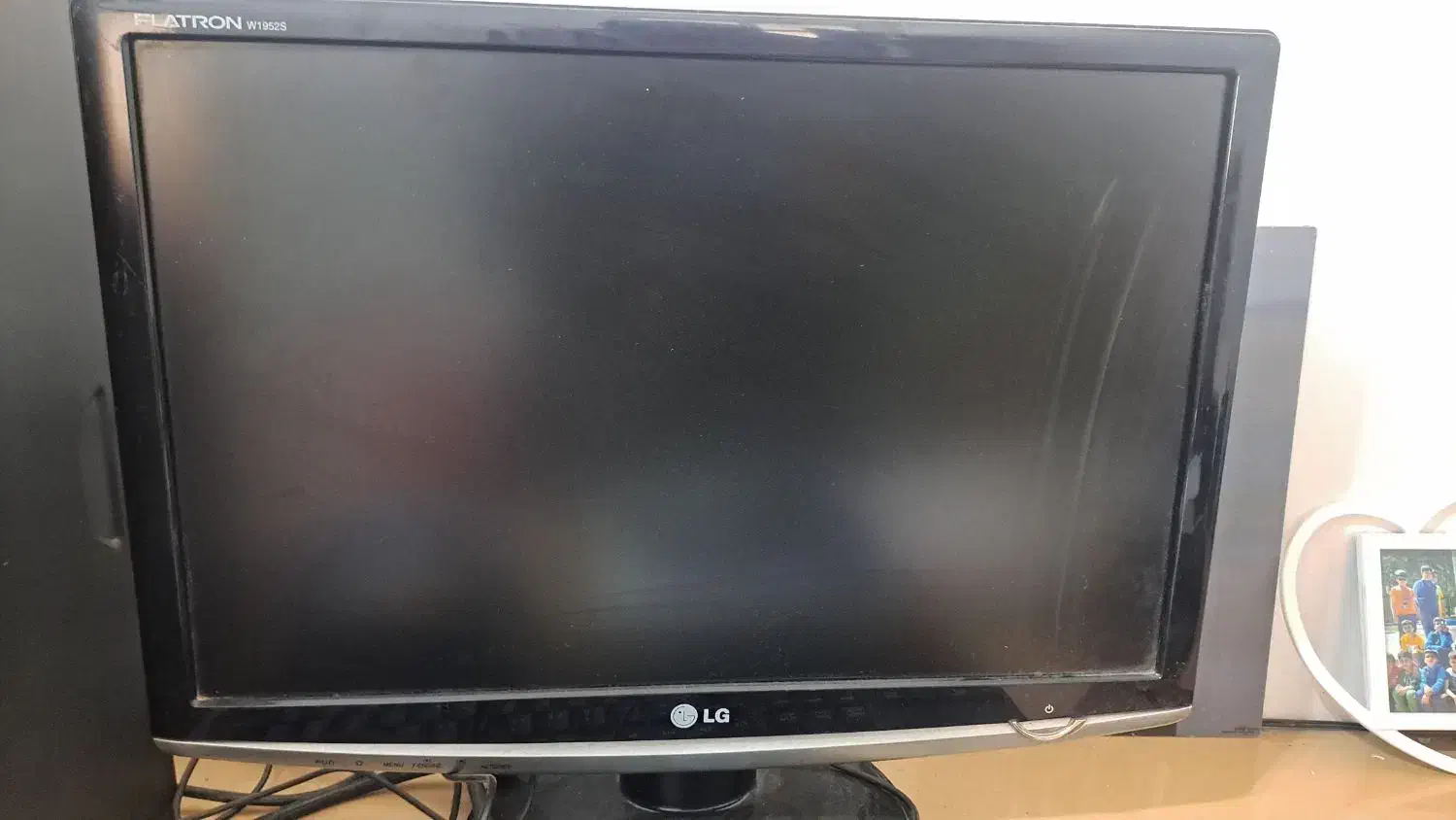 مانیتور LG سالم بدون عیب و خط و خش۱۹اینچ|رایانه رومیزی|خمینی‌شهر, |دیوار