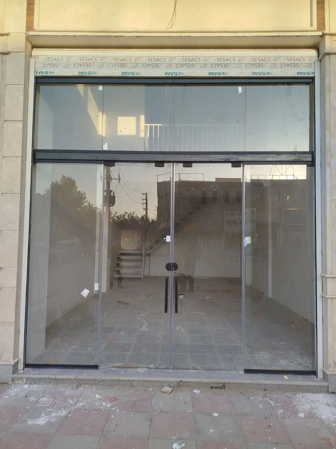 پخش انواع شیشه خام وسکوریت|خدمات پیشه و مهارت|بهارستان, |دیوار