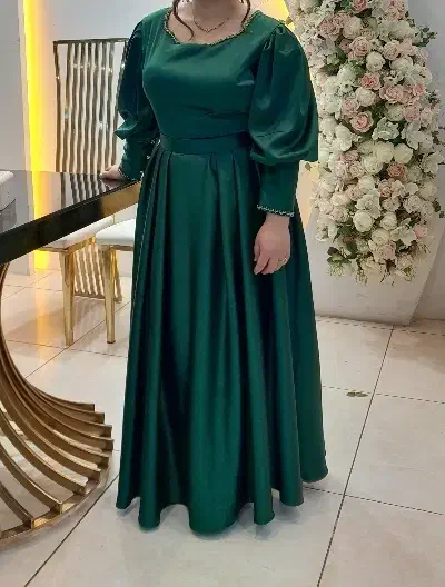 لباس مجلسی|لباس|اقبالیه, |دیوار