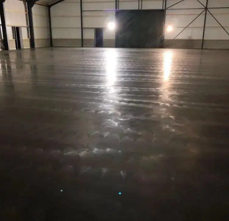 بتن ریزی با ماله پروانه ای وتراز لیزری|خدمات پیشه و مهارت|چهاردانگه (تهران), |دیوار