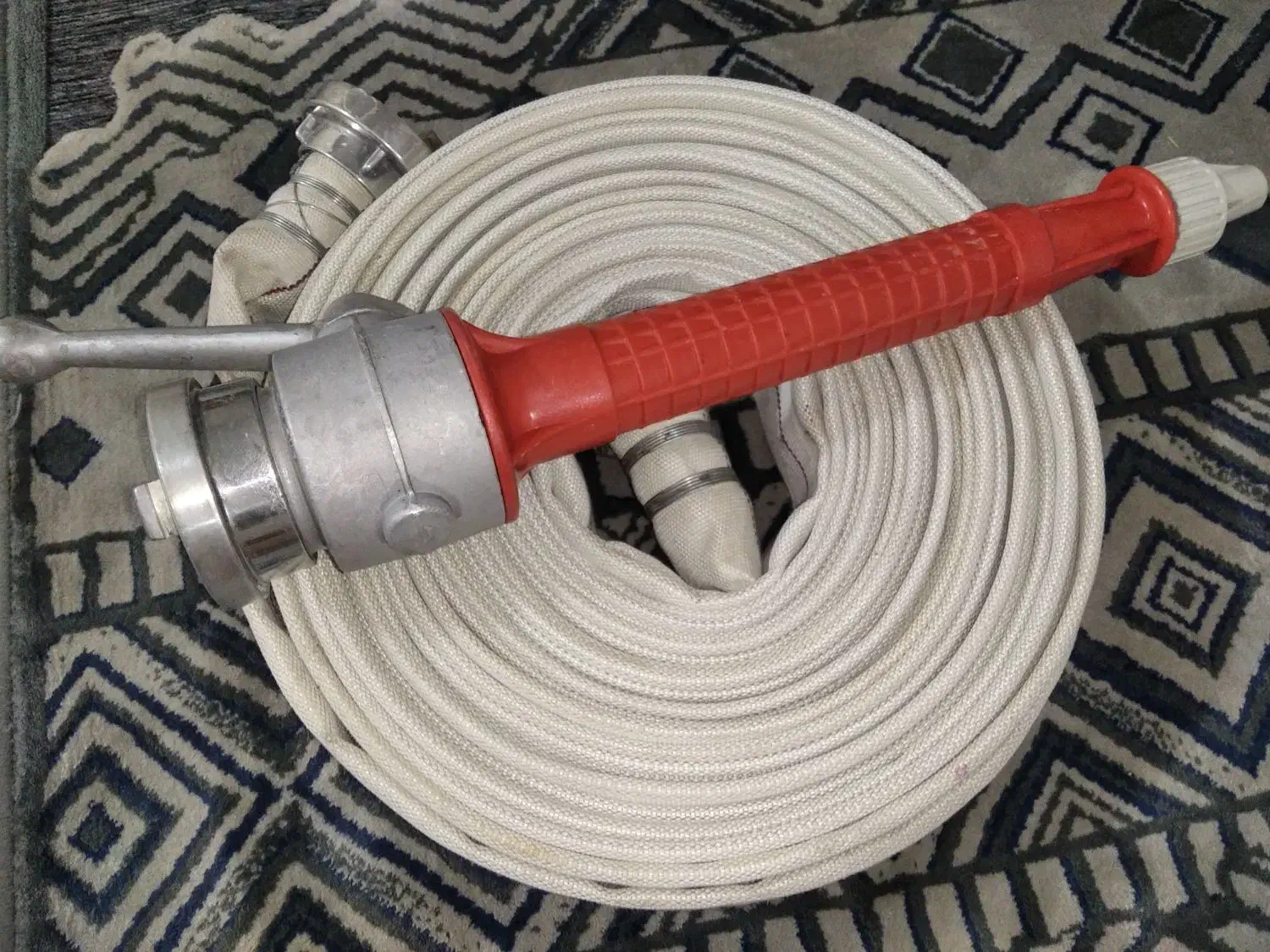 شیلنگ آتشنشانی|مصالح و تجهیزات ساختمان|صدرا-فارس, فاز ۱|دیوار