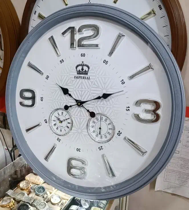 ساعت دیواری سه موتور فعال طوسی قهوه ای سفید|ساعت دیواری و تزئینی|اراک, |دیوار