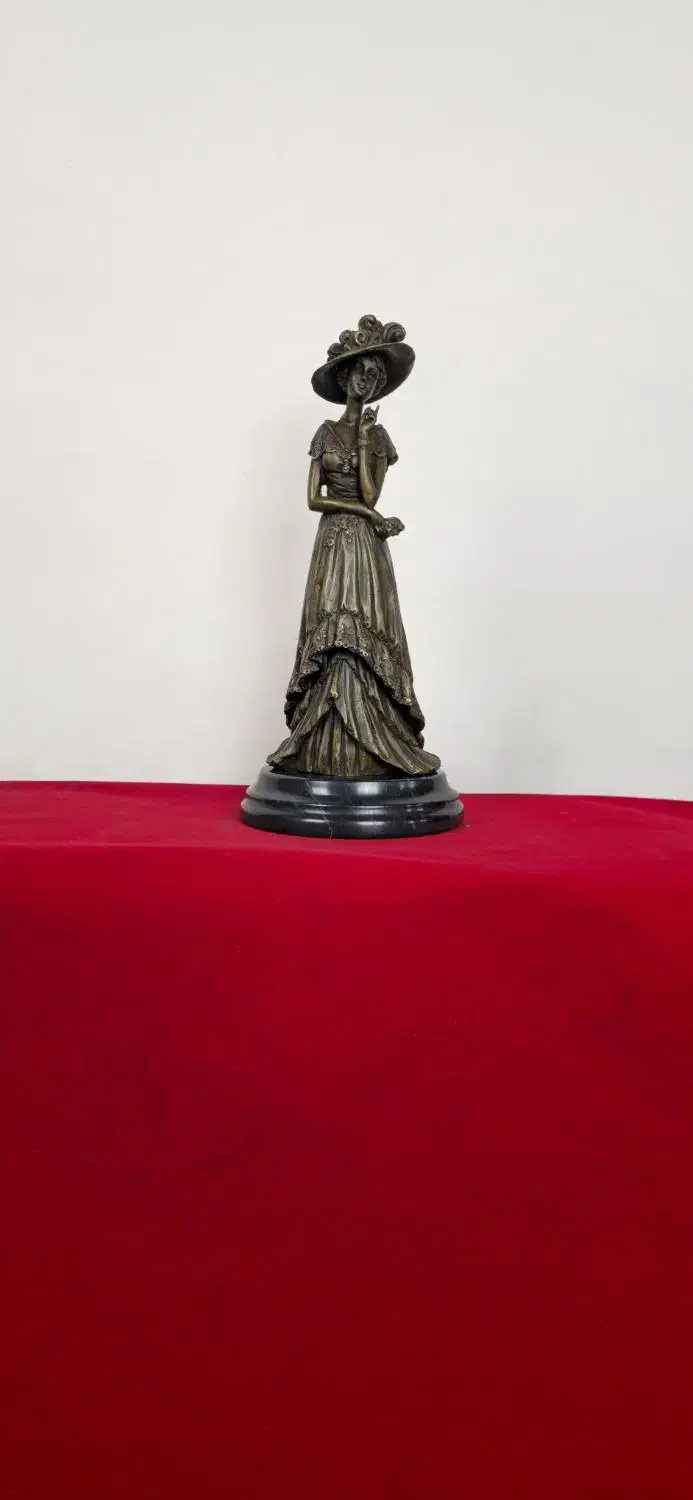 مجسمه برنز دختر کلاه اروپایی برنزی|مجسمه، تندیس، ماکت|تهران, تهرانپارس جنوبی|دیوار