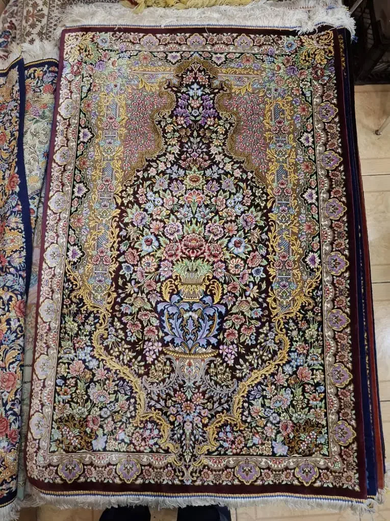 فرش ابریشم ز چارک یک وده در ۸۵|فرش|اراک, |دیوار