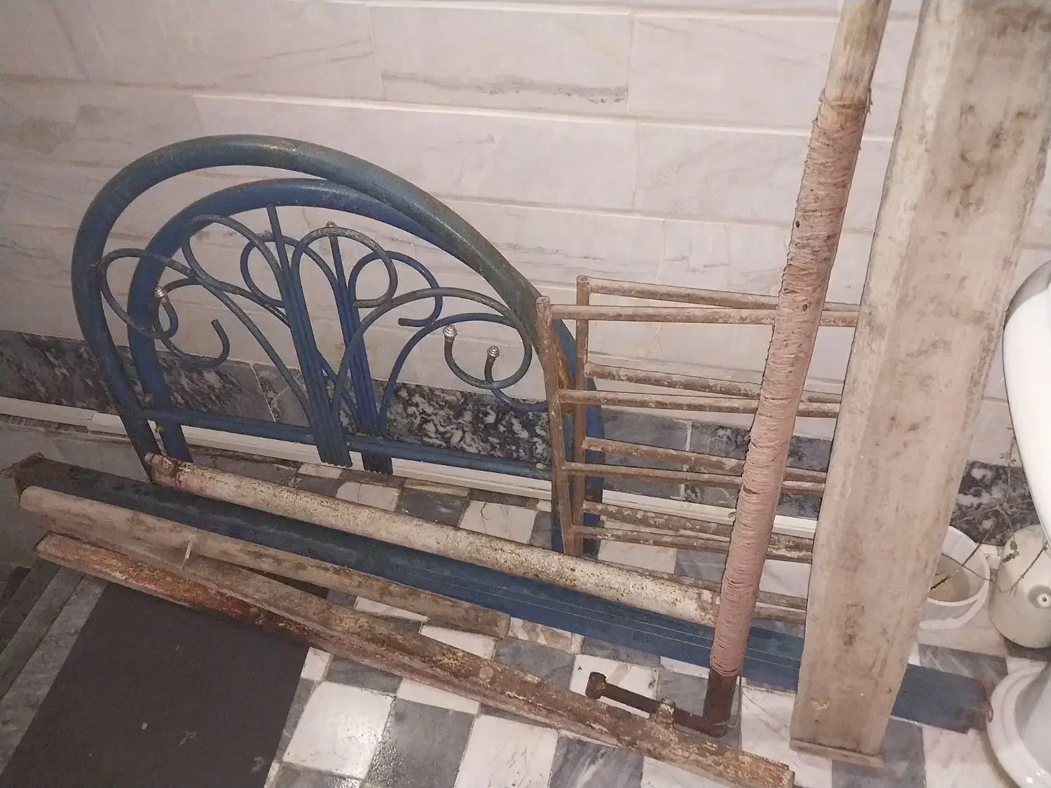 دارقالی زرع ونیم|فرش|قم, نیروگاه|دیوار