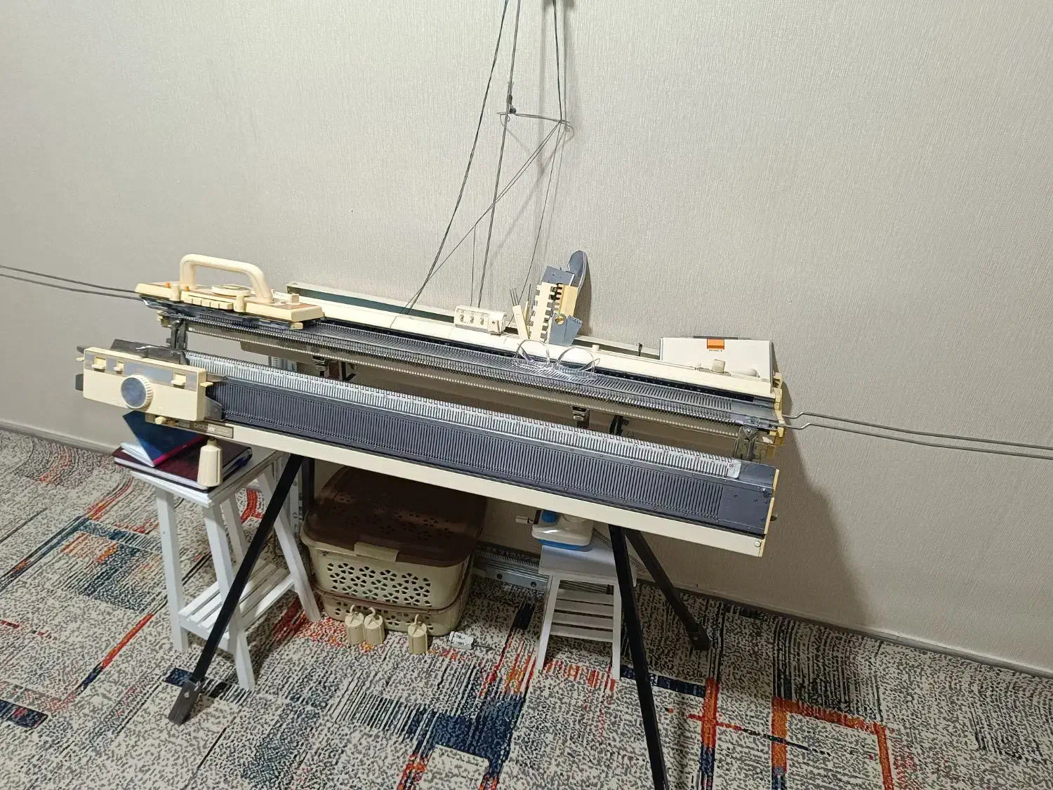 ماشین بافتنی|چرخ خیاطی و ریسندگی|ری, شهید غیوری (ابن باویه)|دیوار