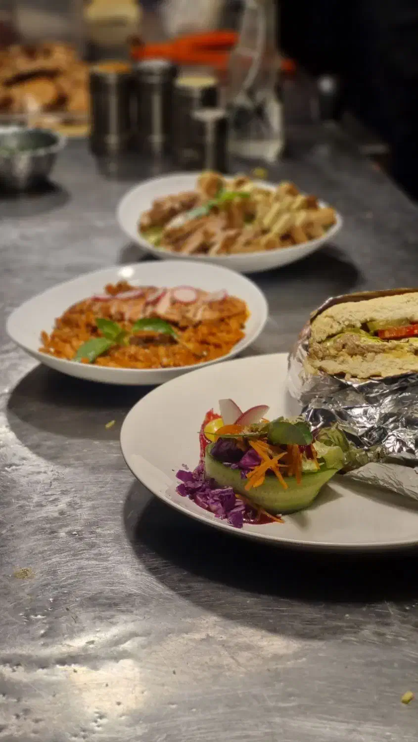 اشپز فست فود|استخدام خدمات فروشگاه و رستوران|گناباد, |دیوار