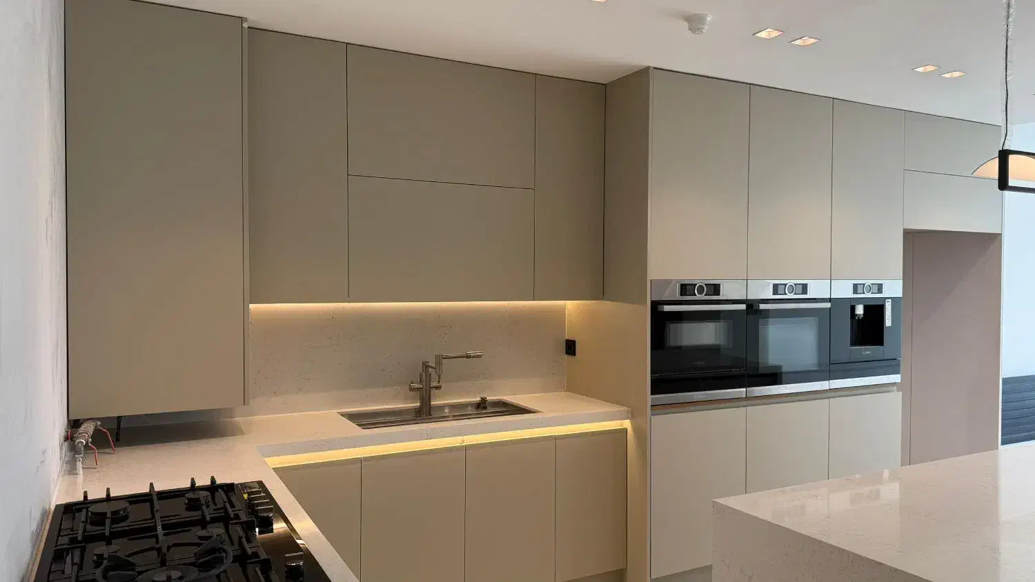 کابینت و کمد دیواری در ب اتاقی|جاکفشی، کمد، دراور|صدرا-فارس, فاز ۲|دیوار