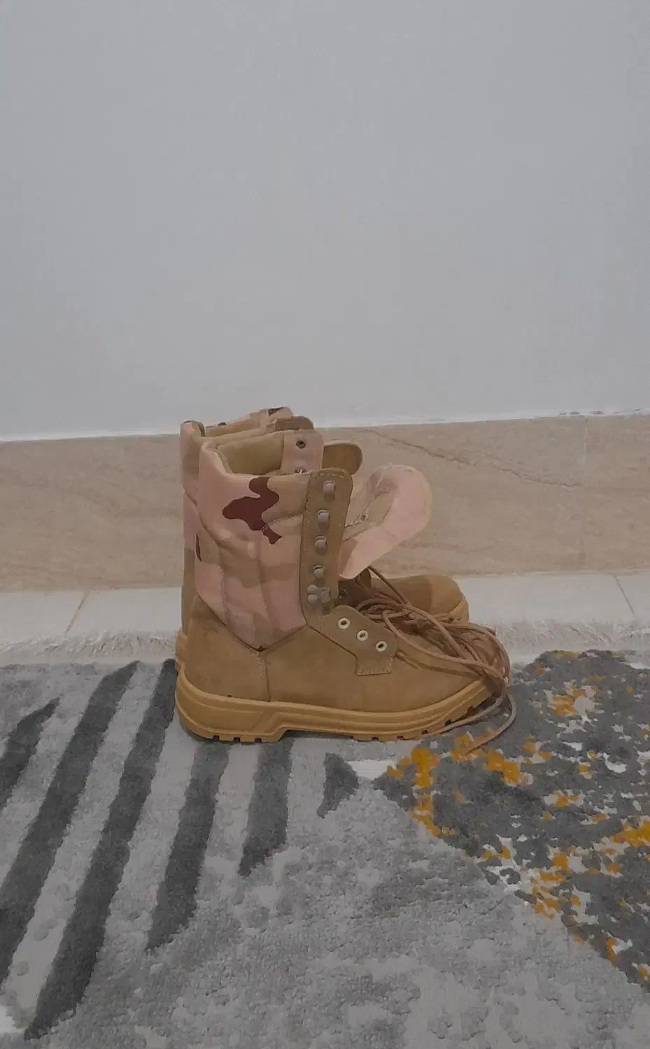 پوتین نونوهست|کیف، کفش، کمربند|زاهدان, |دیوار