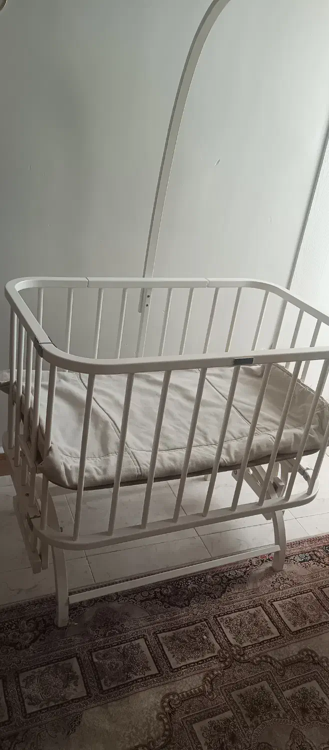 تخت گهواره کنار مادر|تخت و صندلی بچه|پاکدشت, پاکدشت (مامازند)|دیوار