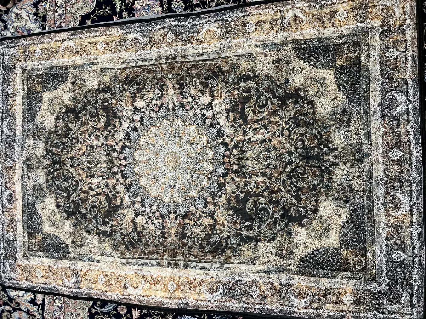 قالیچه پشت نمدی|فرش|ملایر, |دیوار