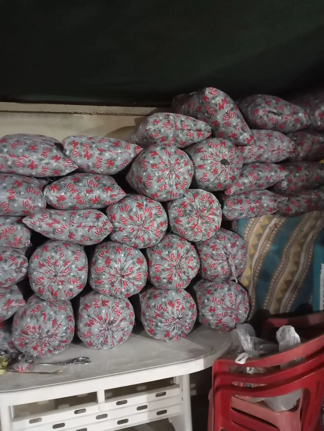 خیاطی شادی. دوخت انواع بالشت و پشتی|خدمات پیشه و مهارت|دوگنبدان, |دیوار