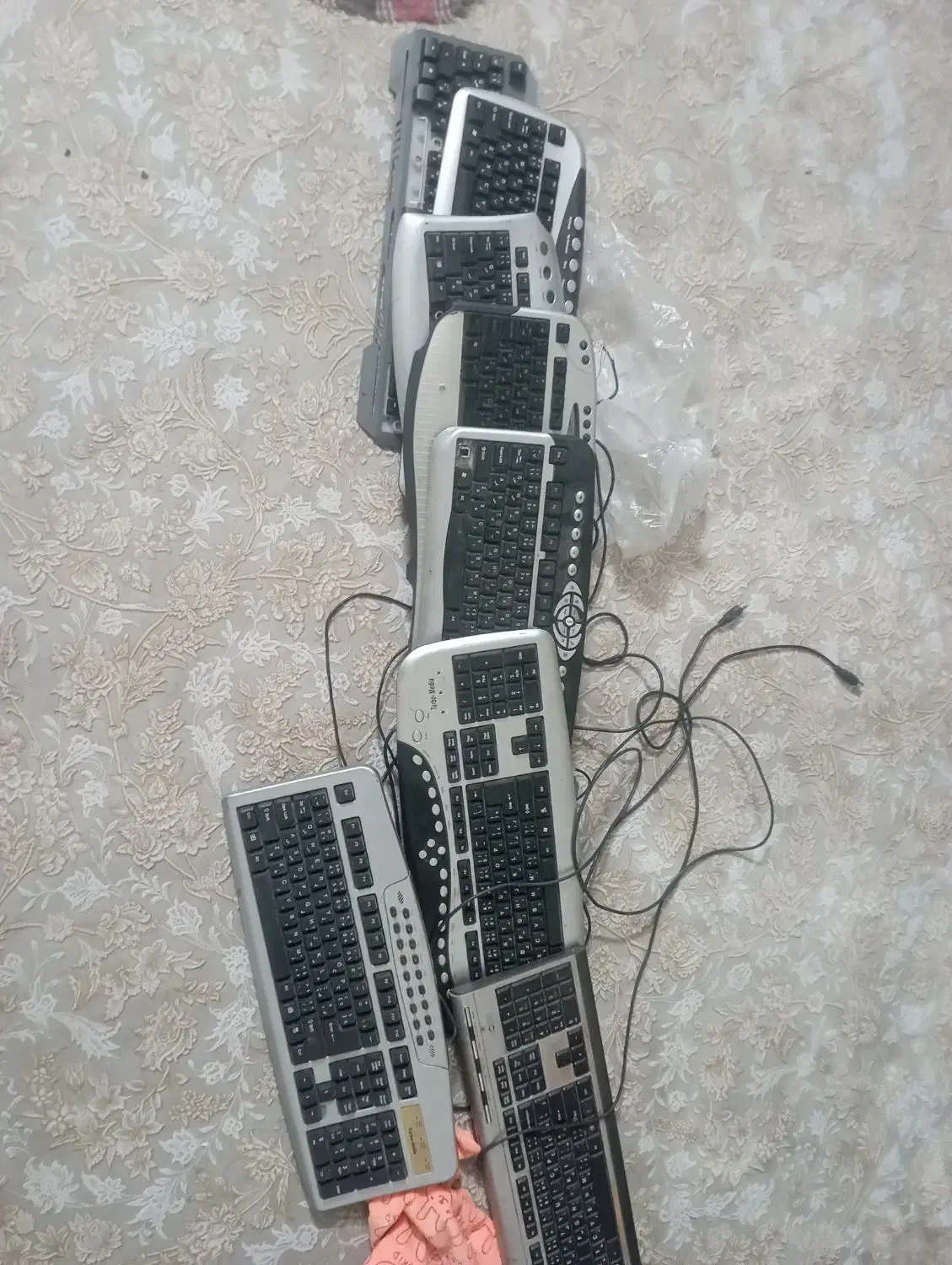 ۸ عدد کیبرو|قطعات و لوازم جانبی رایانه|مشهد, بهمن|دیوار