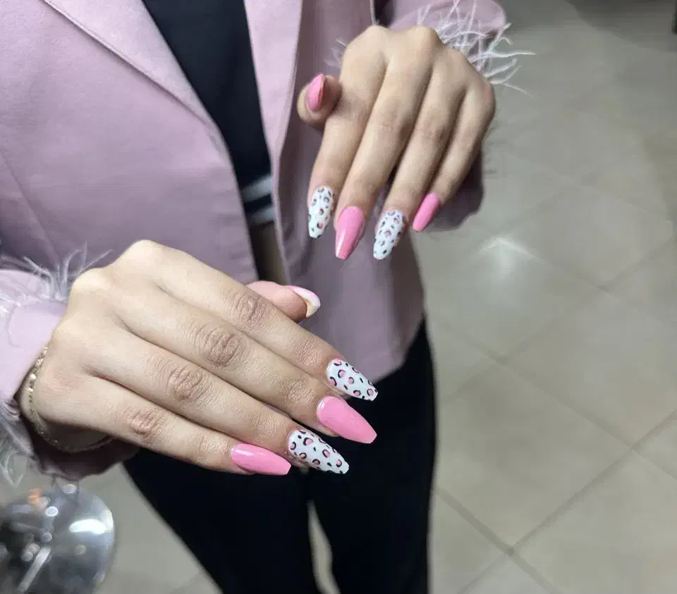 کاشت ناخن ژلیش و لمینت|خدمات آرایشگری و زیبایی|زابل, |دیوار