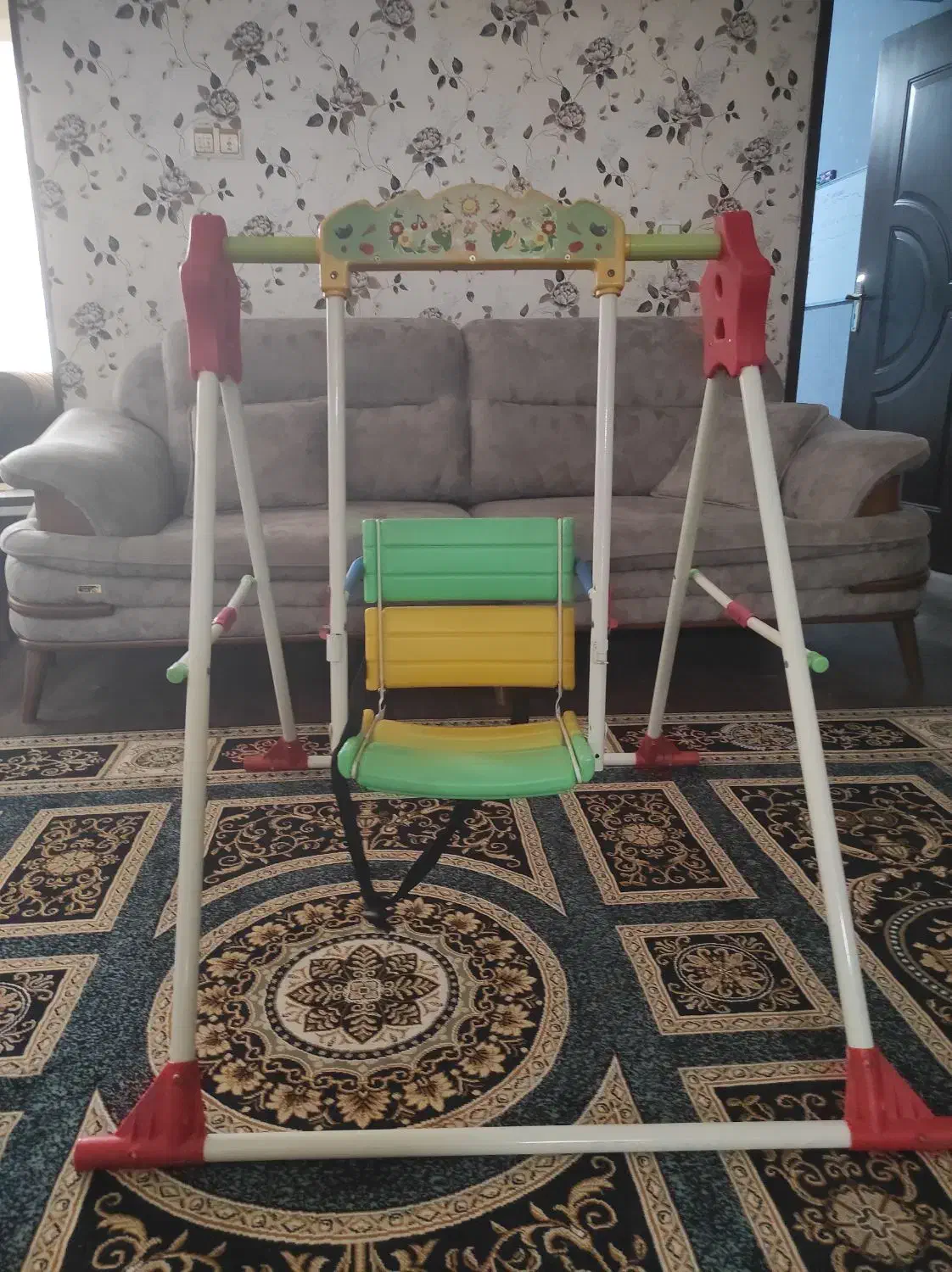 تاب بازی|اسباب و اثاث بچه|شاهین‌شهر, بنیاد ازدواج|دیوار