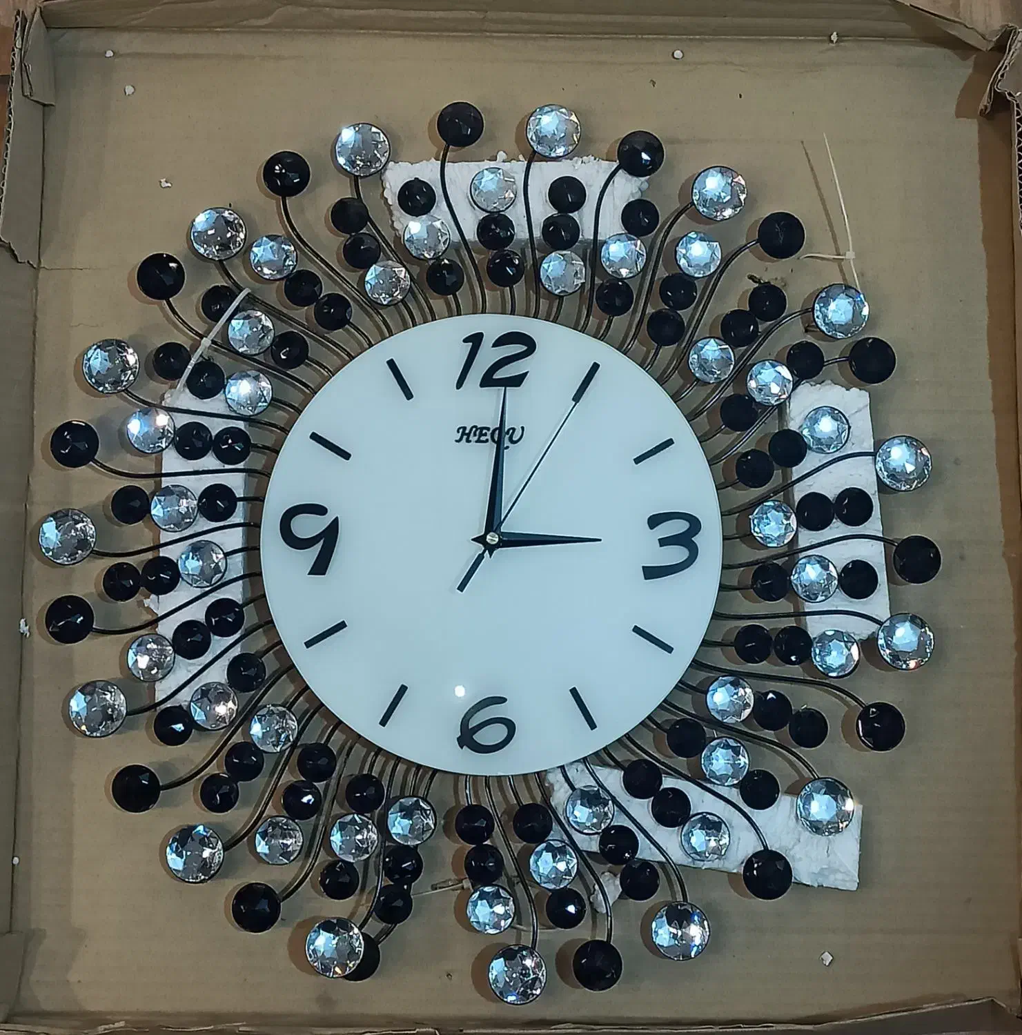 ساعت دیواری|ساعت دیواری و تزئینی|هشتگرد, هشتگرد قدیم|دیوار