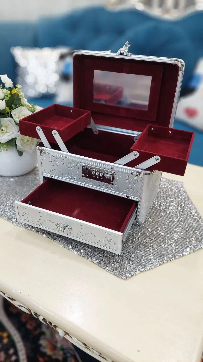 چمدون آرایشی  استند|آرایشی، بهداشتی، درمانی|اقبالیه, |دیوار