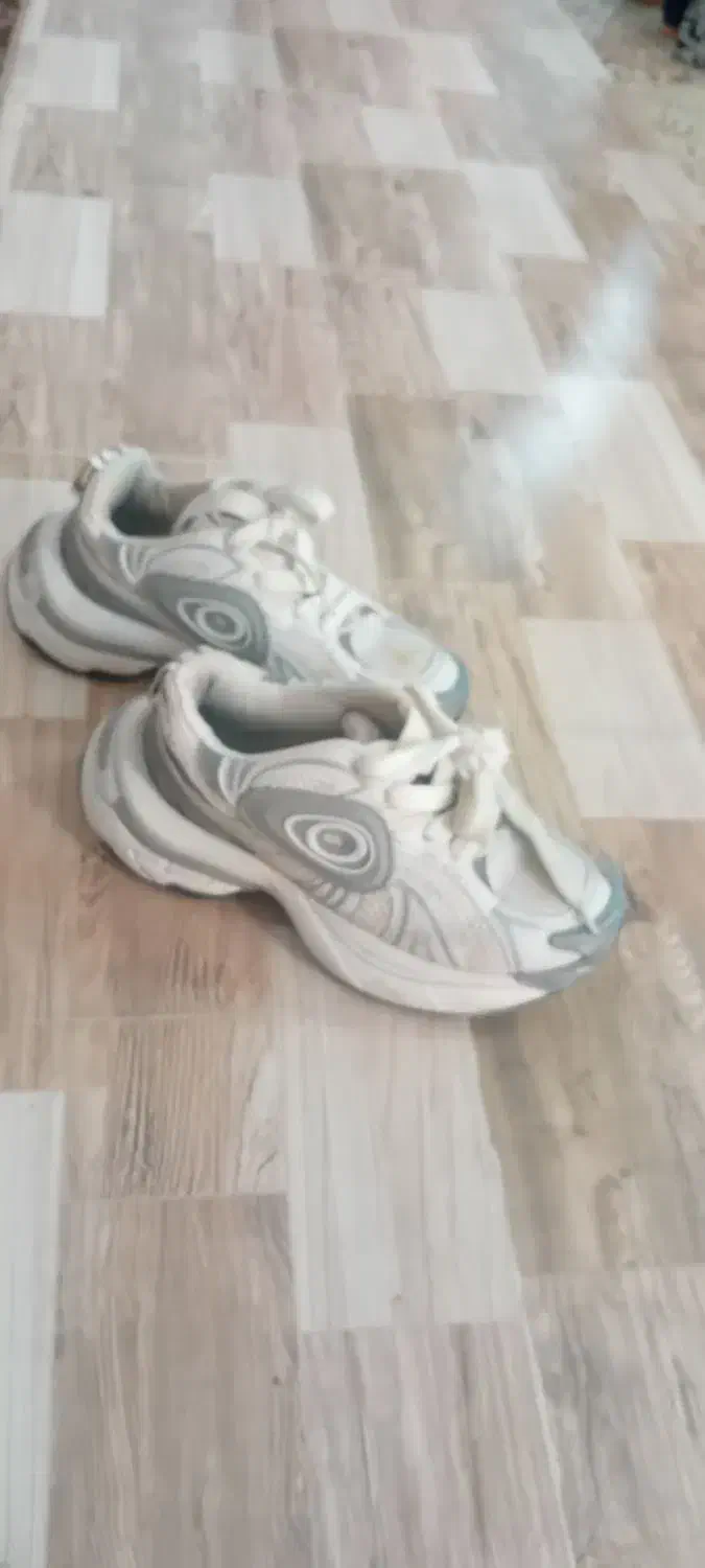 کفش اسپرت سایز ۴۰ ۴۱|کیف، کفش، کمربند|گیلان غرب, |دیوار