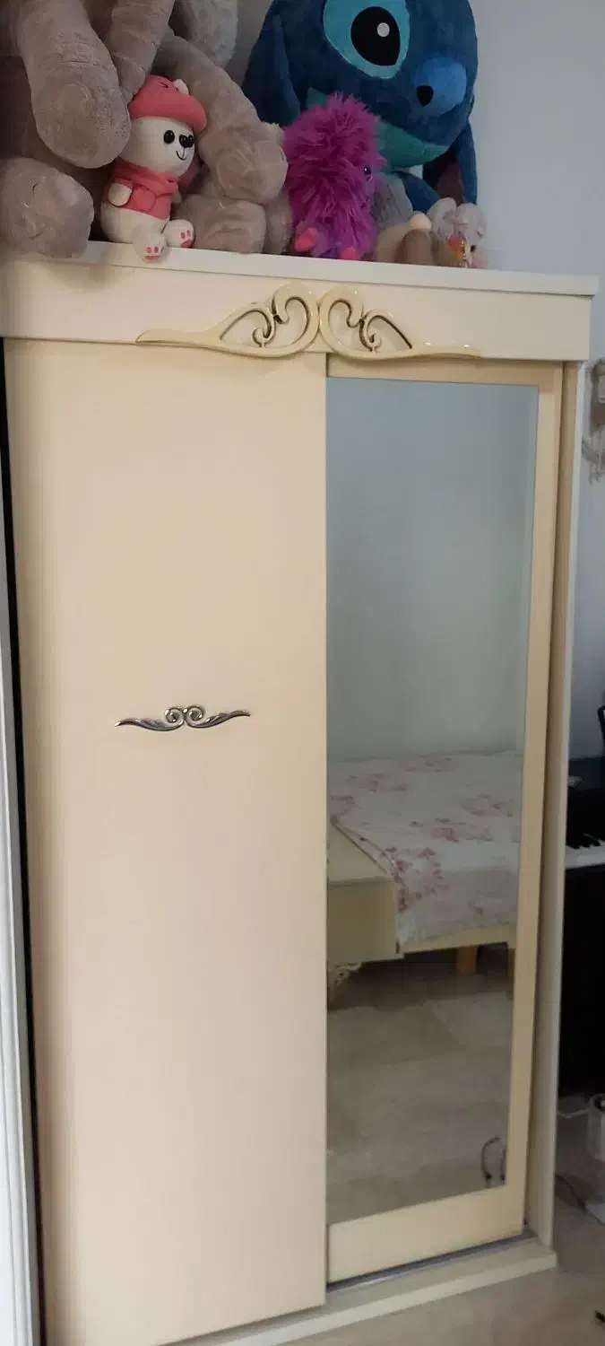 تخت ۱۲۰به همراه کمد و پاف تخت|تخت و سرویس خواب|تهران, زعفرانیه|دیوار