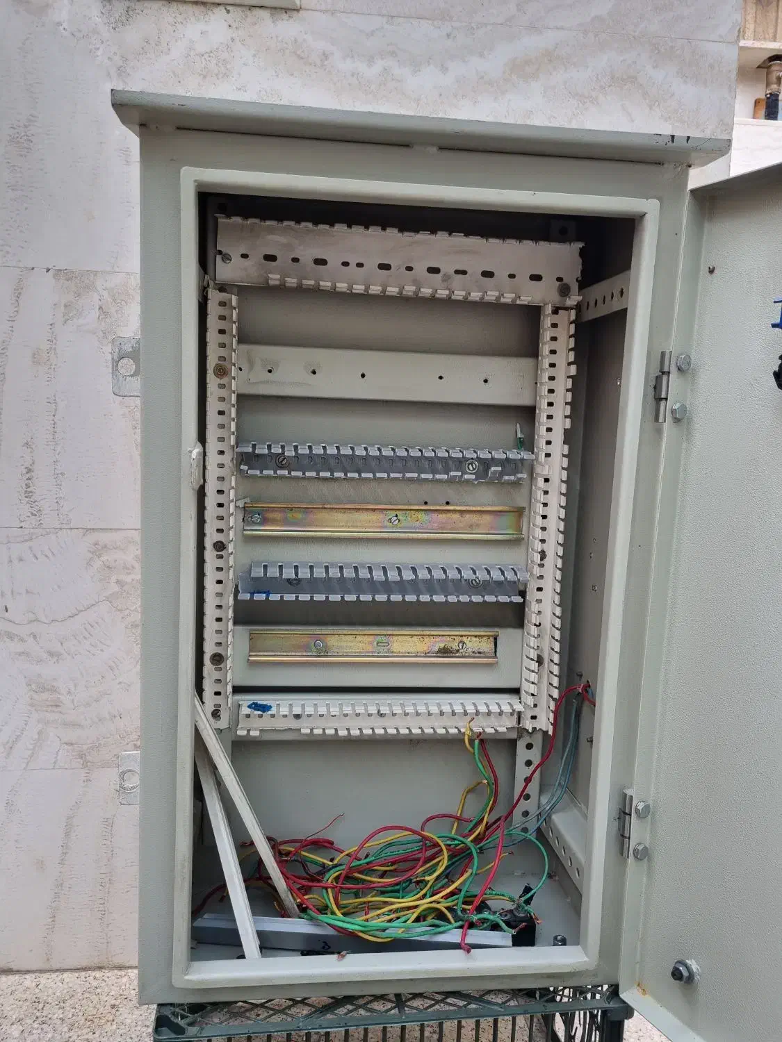 تابلو برق صنعتی|مصالح و تجهیزات ساختمان|اصفهان, فروردین|دیوار