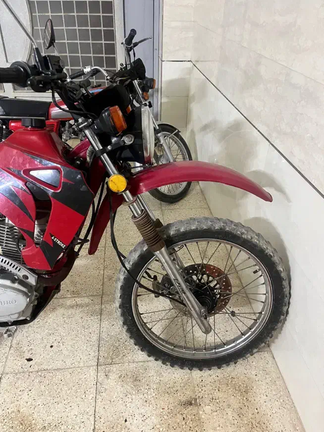 تریل زیپ استار|موتورسیکلت|اصفهان, پوریای ولی|دیوار