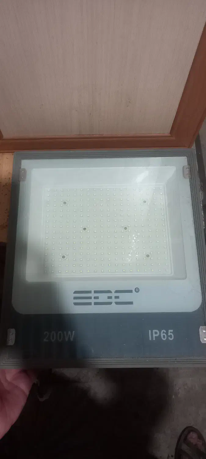 پروژکتور ۲۰۰وات کاملا نو|تلویزیون و پروژکتور|تاکستان, |دیوار