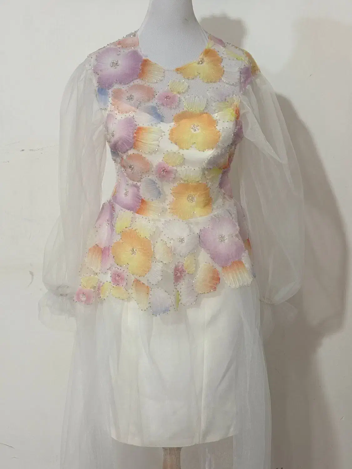 لباس مجلسی|لباس|سلماس, |دیوار