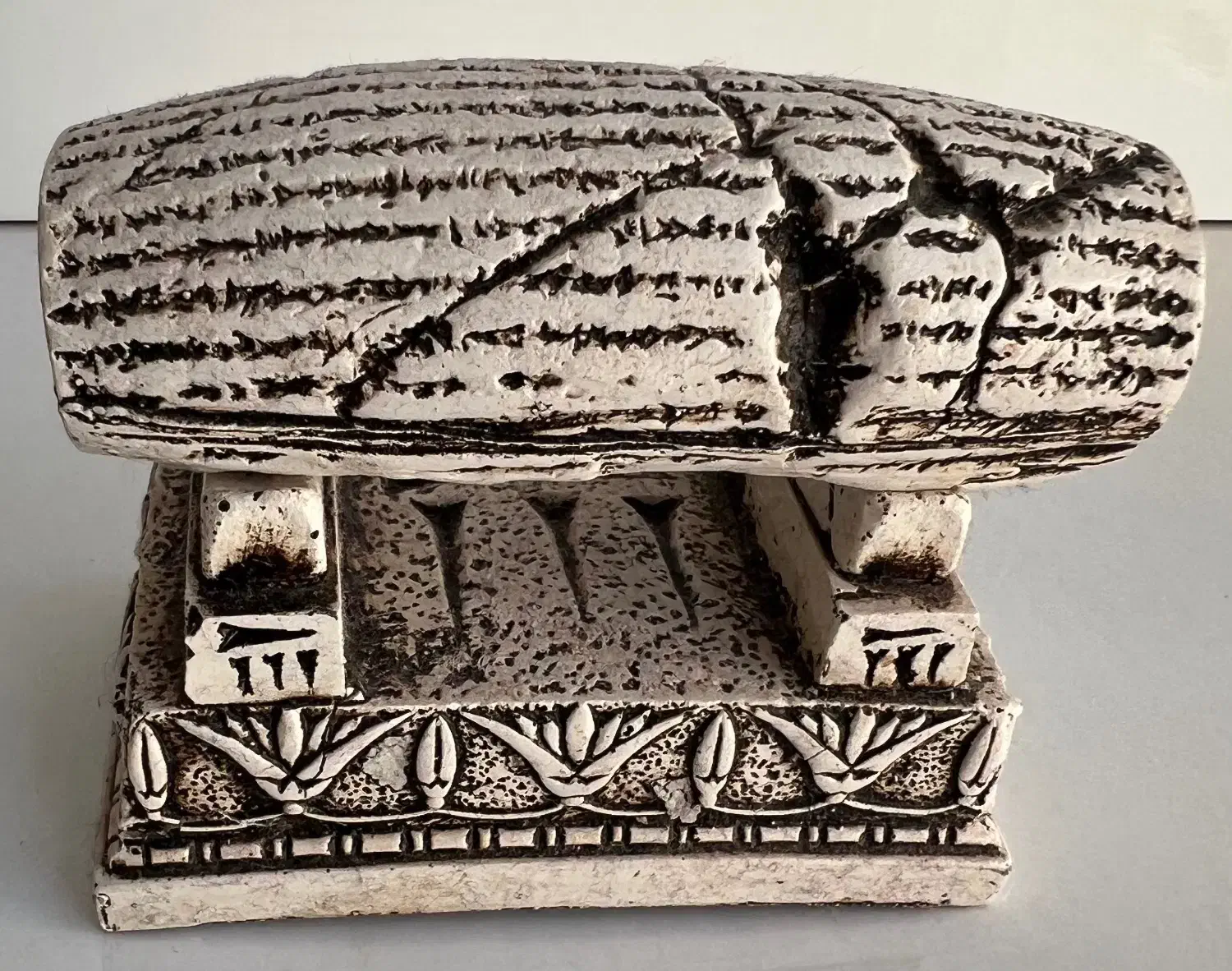 حراج مجسمه منشور کوروش|حراج|تهران, صد دستگاه|دیوار