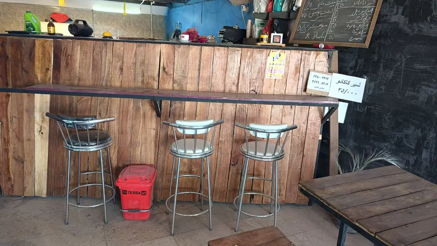 میزچوبی،صندلی پلاستیکی،پاچال،صندلی اپنی|کافی‌شاپ و رستوران|مشهد, کاظم آباد|دیوار