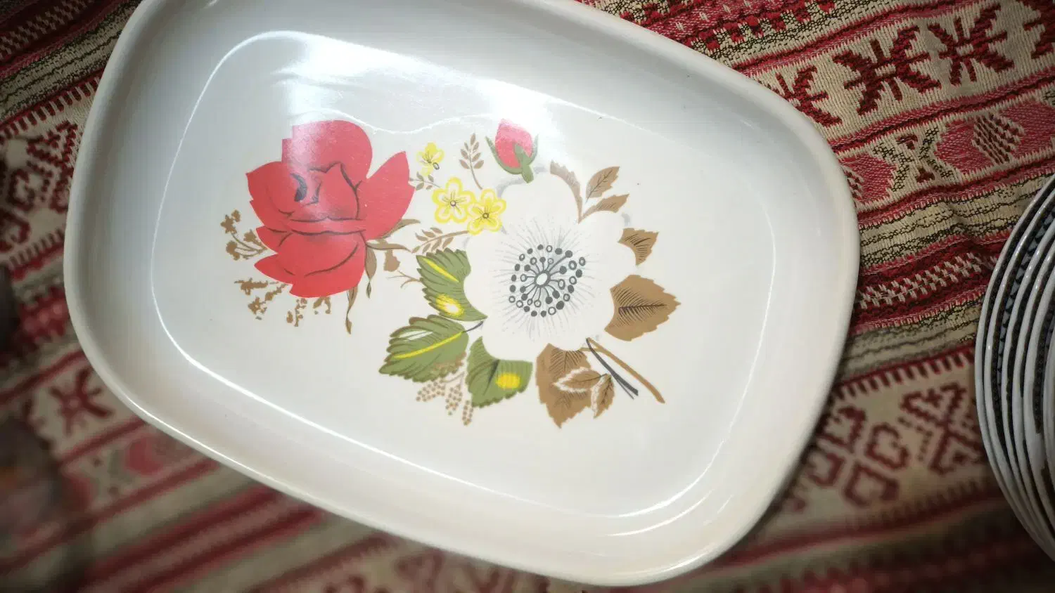 ظروف منزل و۱۵تاپلوخوری گل سرخ|ظروف سرو و پذیرایی|بهارستان, |دیوار