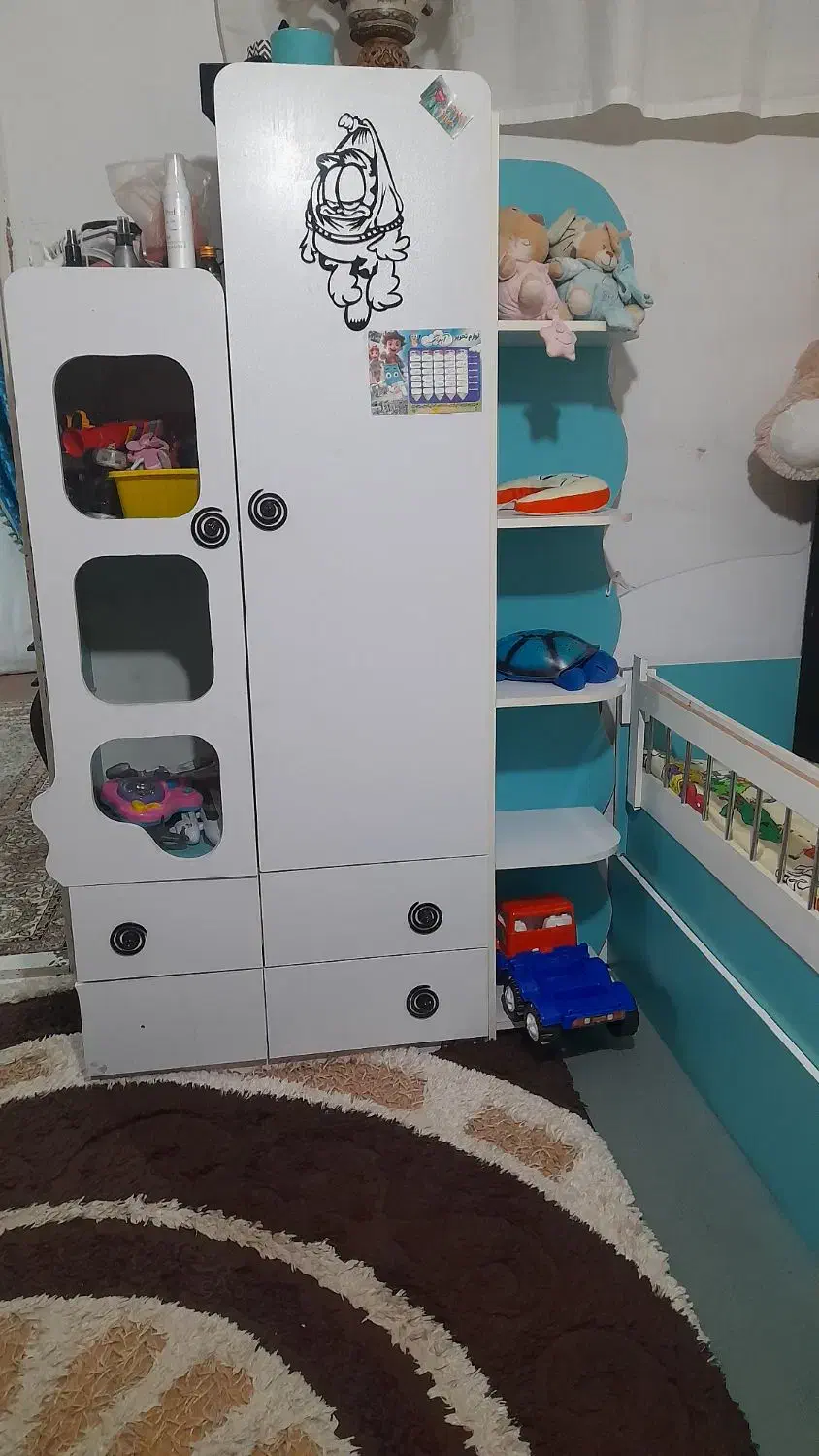 تخت و کمد لباس بچه|اسباب و اثاث بچه|چناران, |دیوار
