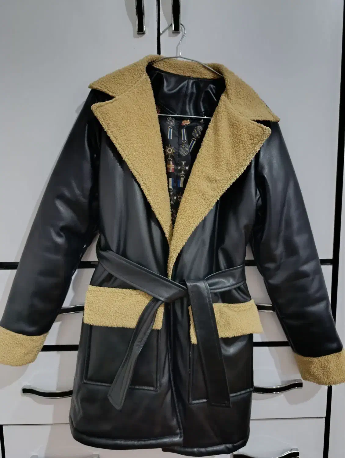 کت چرم مشکی|کیف، کفش، کمربند|بروجرد, |دیوار