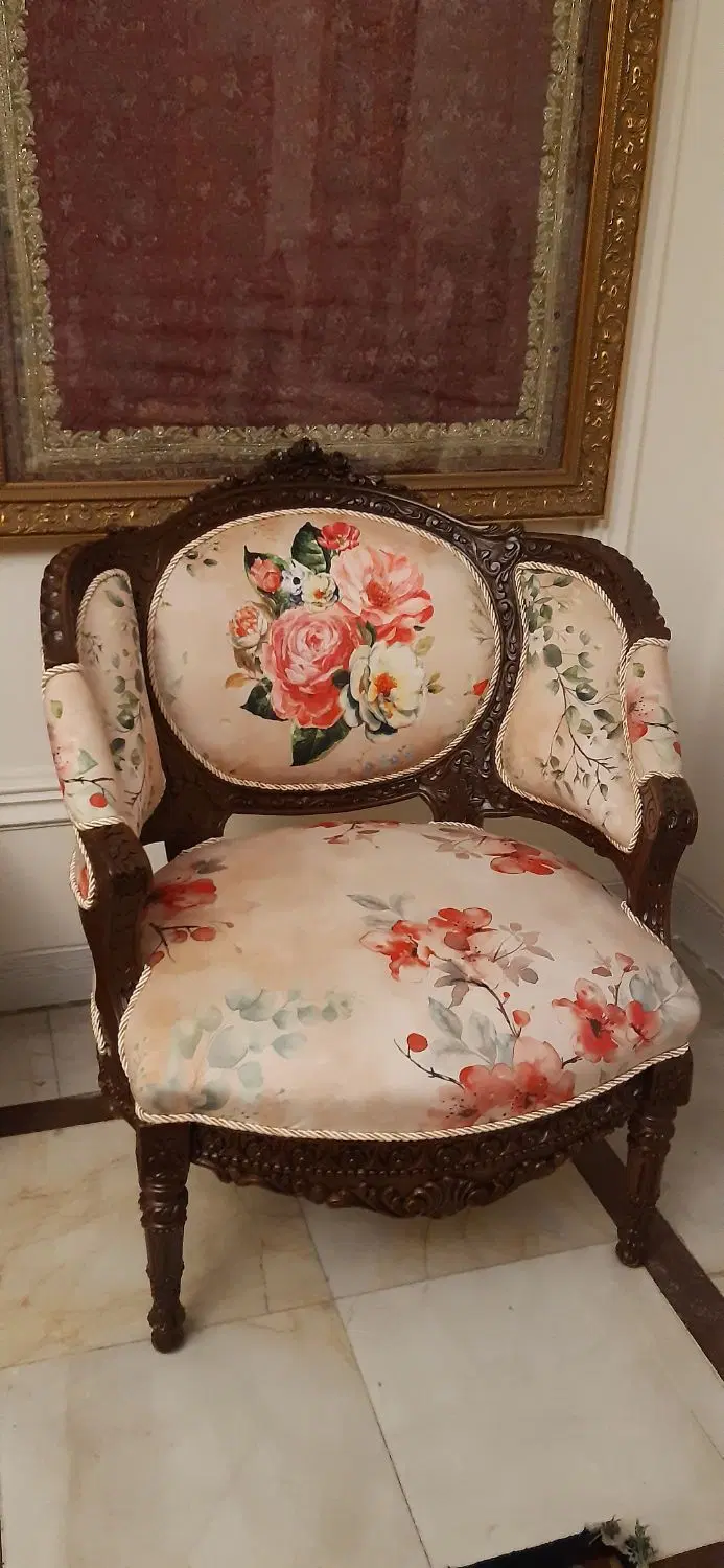 سرویس مبل ۵ نفره مجلل ۱ عدد سه نفره و دو تا میزبان|مبلمان خانگی و میز عسلی|تهران, جردن|دیوار