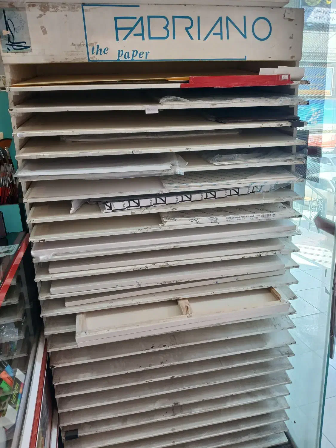 استند مقوای فلزی|فروشگاه و مغازه|شیراز, سینما سعدی|دیوار