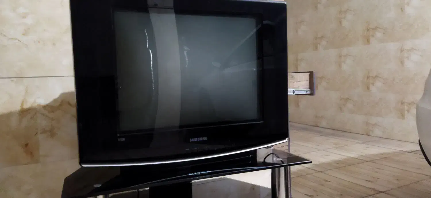 تلویزیون سامسونگ 21|تلویزیون و پروژکتور|اسلامآباد غرب, |دیوار
