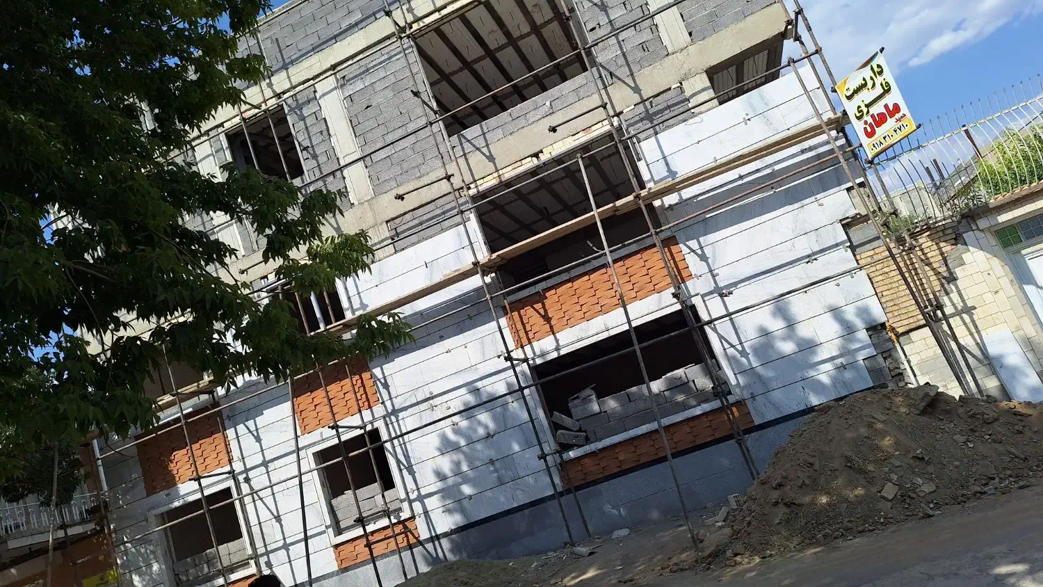 بنا بنایی کاشی سرامیک گچکاری لکه گیری.دورکابینت|خدمات پیشه و مهارت|ملایر, |دیوار