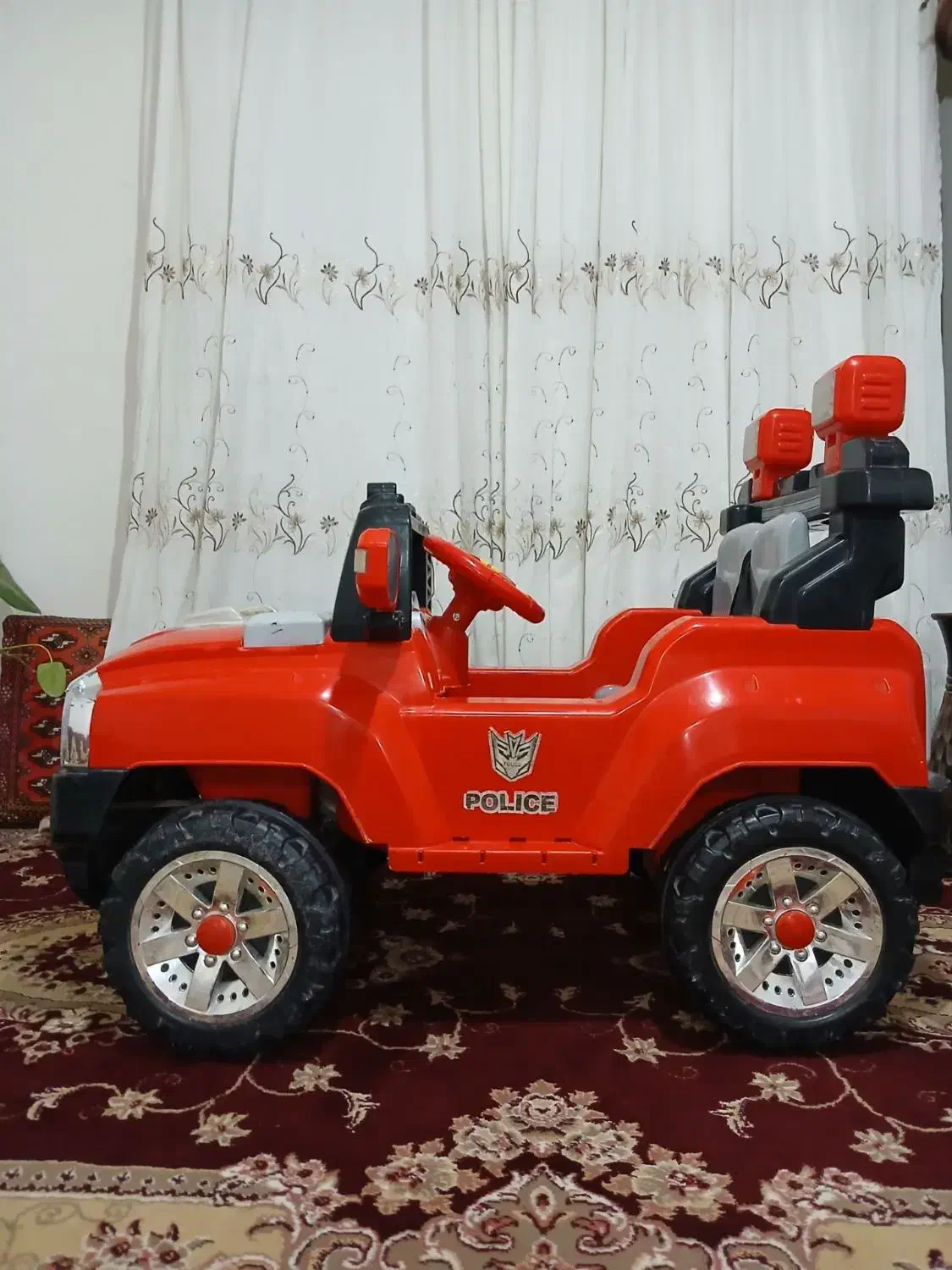 ماشین شارژی دو نفره|اسباببازی بچه|سبزوار, توحیدشهر|دیوار