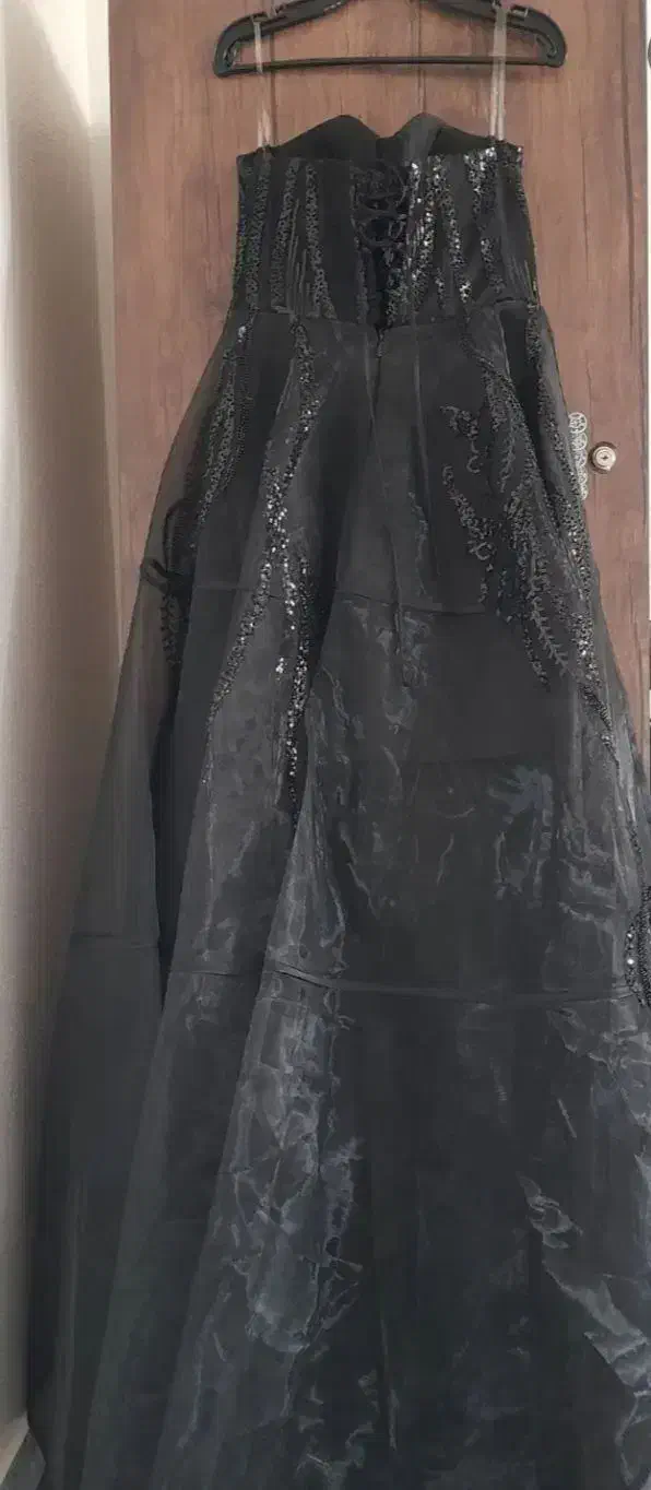 لباس مجلسی|لباس|شاهینشهر, گرگاب|دیوار