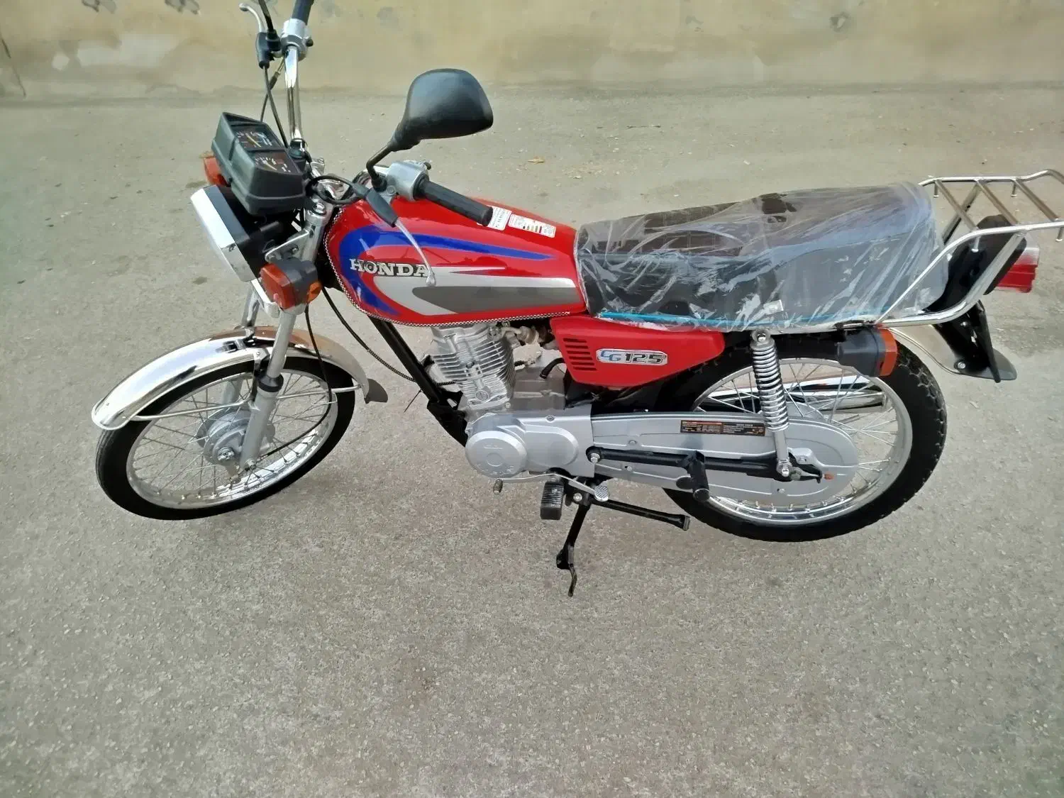 موتور توریست 125 پلاک قدیم سنددار|موتورسیکلت|فامنین, |دیوار