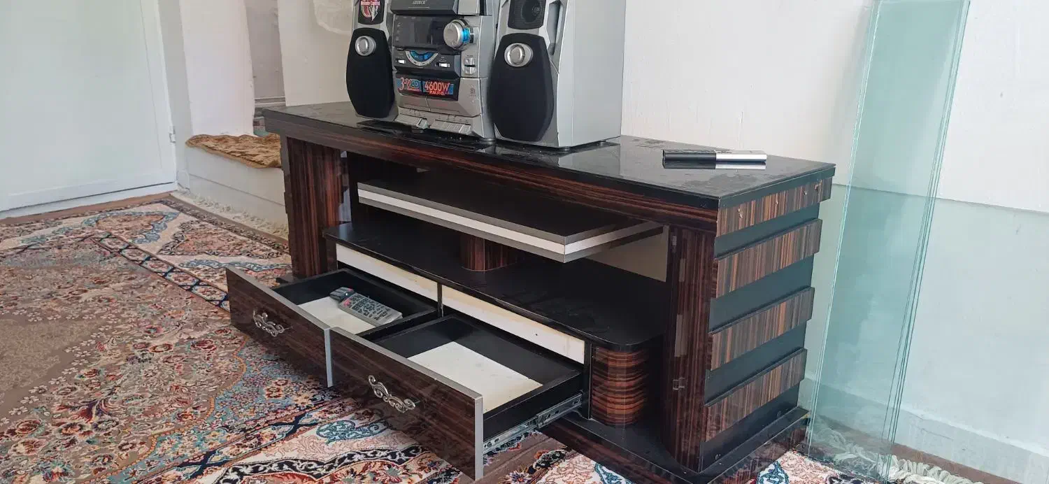 میز تلویزیون و تخت خواب|مبلمان خانگی و میز عسلی|شیراز, دوکوهک|دیوار