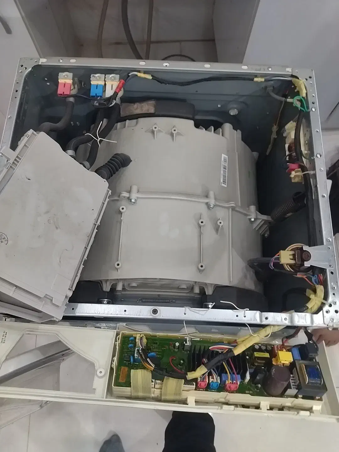 سرویس و تعمیر انواع ماشین لباسشویی در منزل|خدمات پیشه و مهارت|بندر انزلی, شهرداری|دیوار