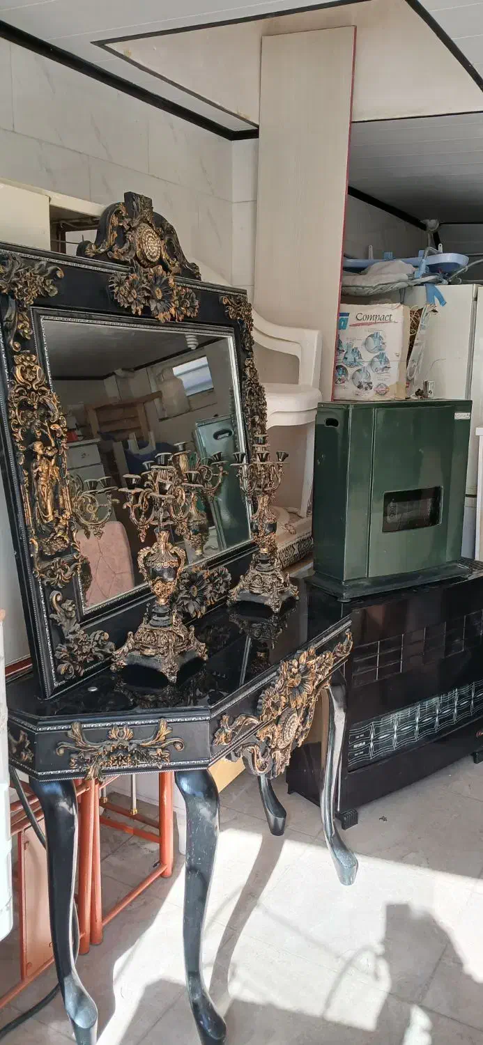 تعدادی آینه|آینه|سنندج, |دیوار