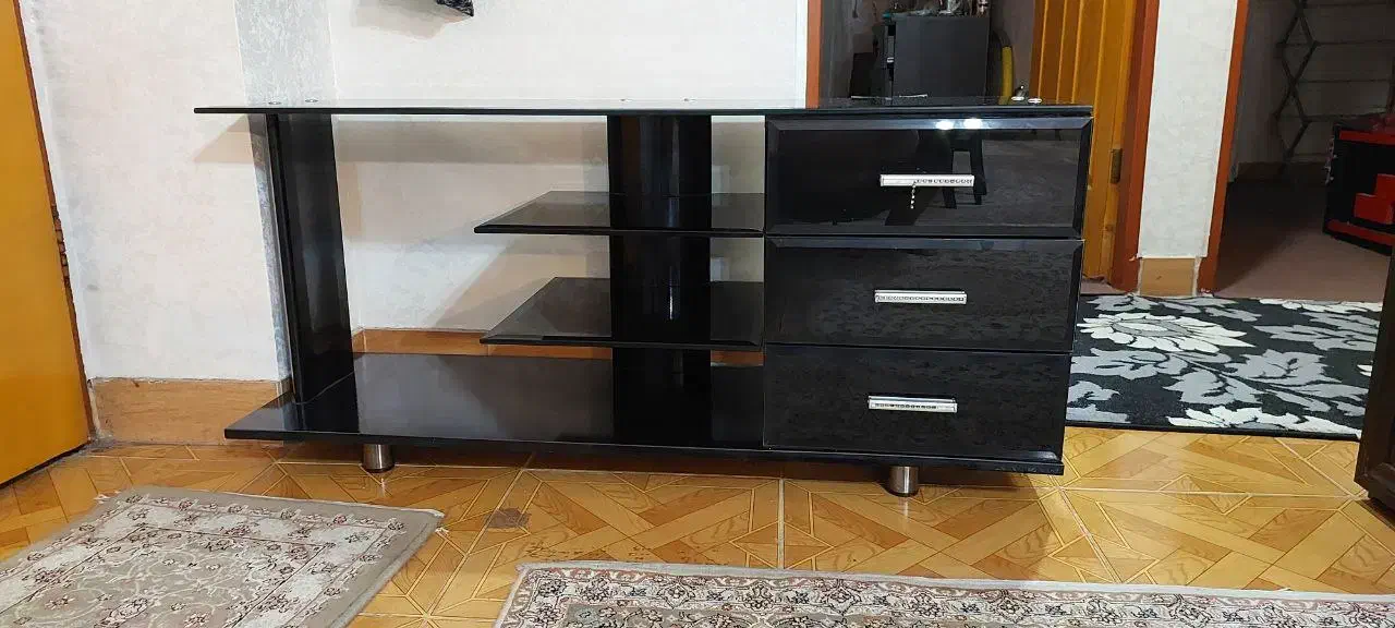 فروش میز تلویزیون کاملا سالم|میز تلویزیون|رشت, جهاد|دیوار