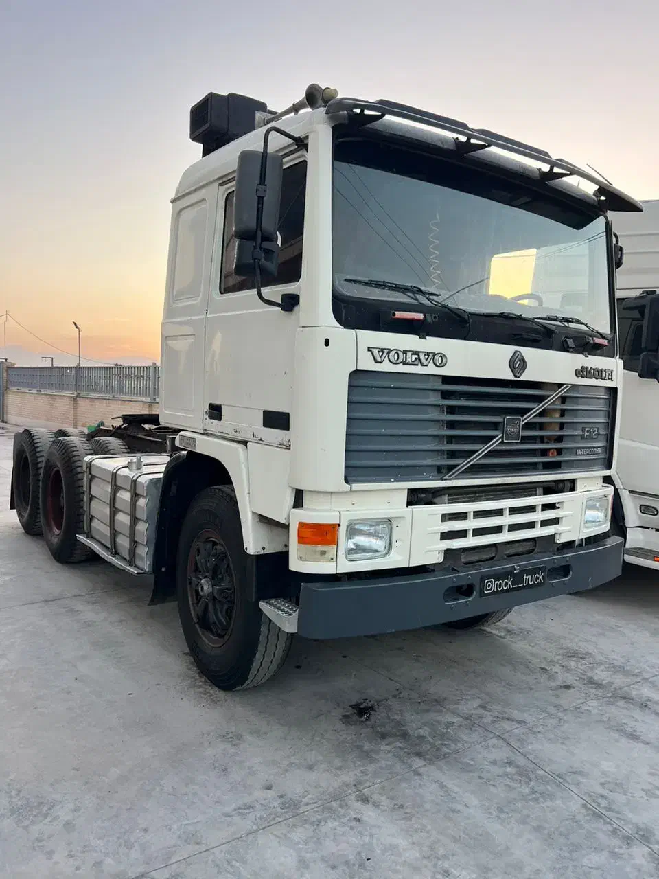 اف ۱۲ مدل ۷۹ انتر|خودرو سنگین|اردکان, |دیوار