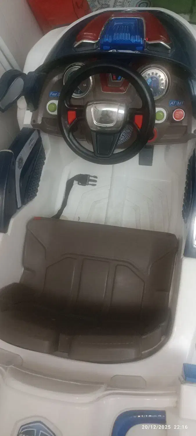 ماشین برقی|اسباب‌بازی بچه|بروجن, |دیوار