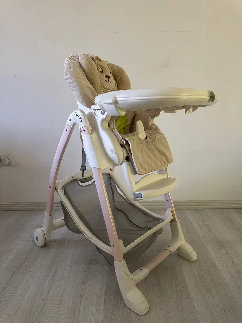 صندلی غذا و صندلی ماشین کودک|تخت و صندلی بچه|مشهد, سجاد شهر|دیوار