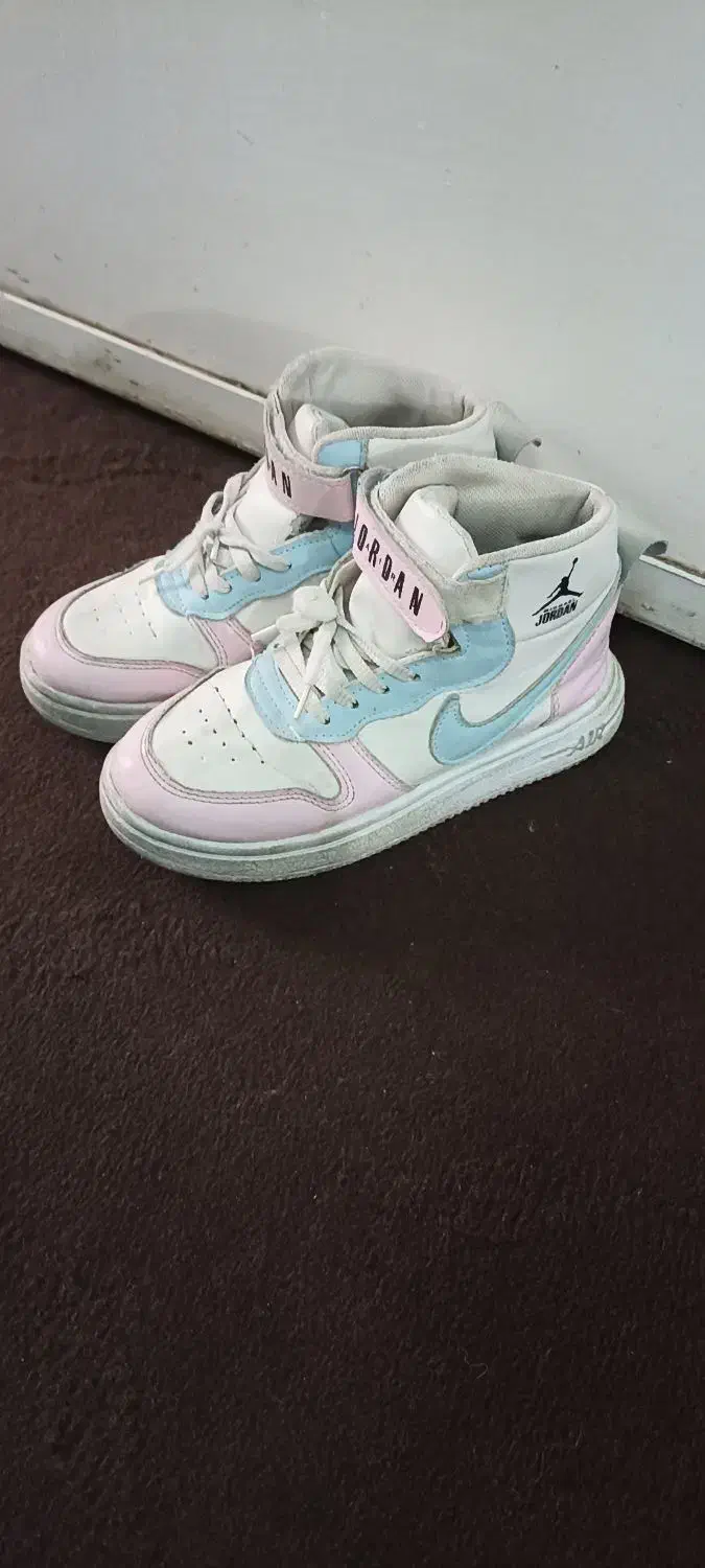 دو جفت کفش جردن سالم|کیف، کفش، کمربند|بروجرد, |دیوار